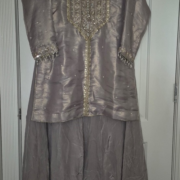 Indian suit lehnga - Picture 1 of 4